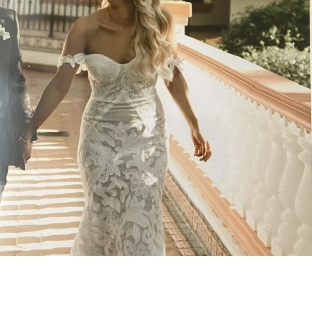 Stunning wedding dress lace sweet heart